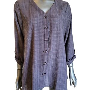 194. Habitat Women's Purple Button-Up Top - Size Medium